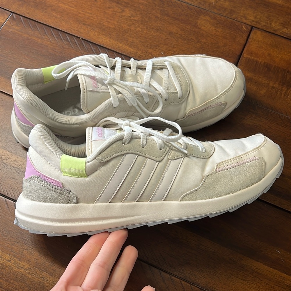 Adidas sneakers size 9.5, tan
